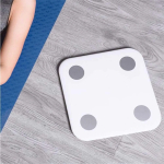 Xiaomi Mi Body Composition Scale, 10 precise body data points, Mi Fit App, store up to 16 user profiles, strong tempered glass with anti-slip finish - White - Image 3