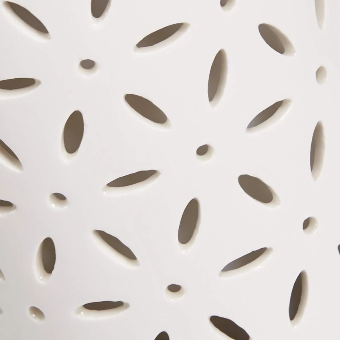 Amazon Basics Ultrasonic Aromatherapy Essential Oil Diffuser Ceramic 120ml Dark Wood Grain Base Floral - Image 3