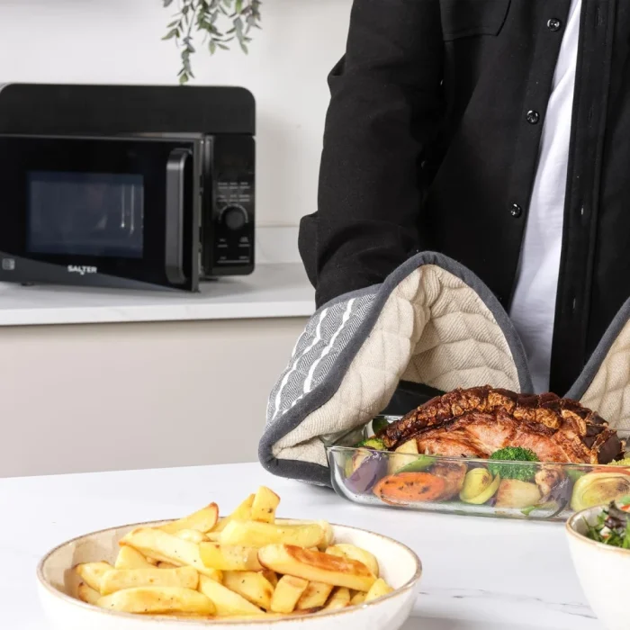 Salter EK5654 DuoWave 2-in-1 Air Fryer & Microwave – 20L, Air Fry Crisp & Cook, Combi Roast & Bake, Microwave Reheat & Defrost, 24.5cm Turntable, 8 Auto-Cook Functions, Includes Basket/Rack, 700W - Image 4