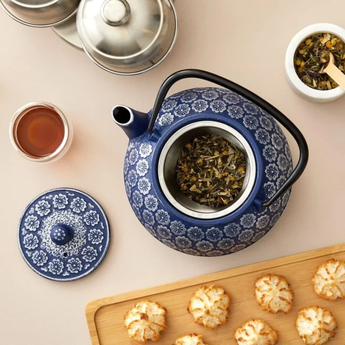 Japanese Cast Iron Teapot with Infuser for Loose Leaf and Tea Bags, Kettle Includes Handle and Removable Lid Blue, 34oz - Image 3